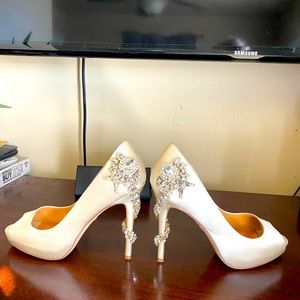 Size 7 Badgley Mischka heels